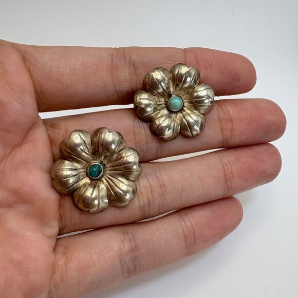 Sterling Silver 925 Turquoise Puffed Flower Screw Back Earrings Size 1" Length - Picture 11 of 13